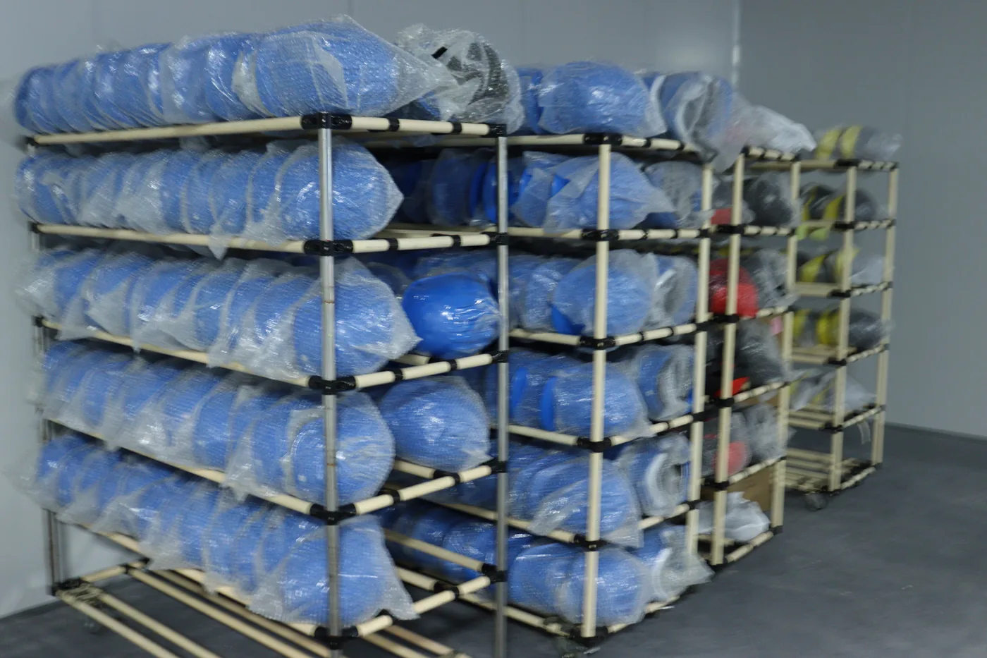 Bulk Stock and Warehouse - Spoton helmet factory China
